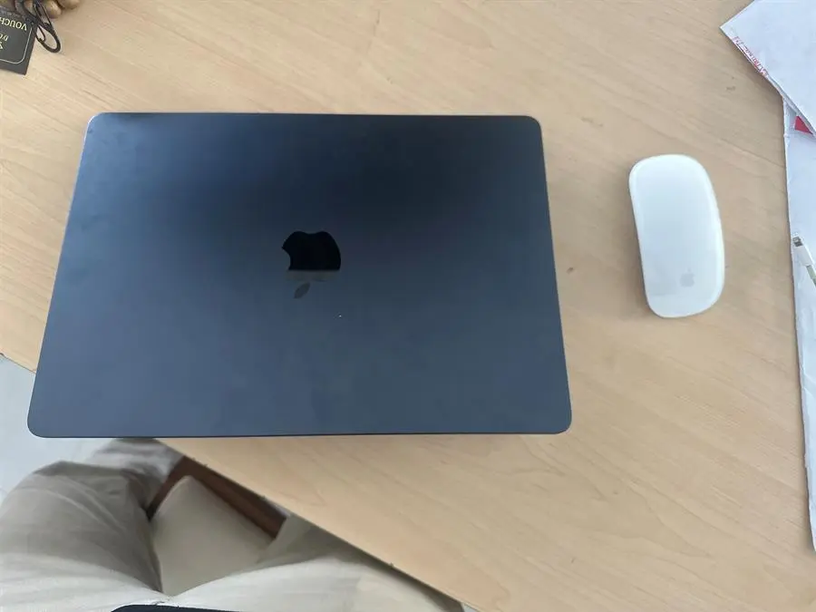 Khách hàng review Laptop Apple MacBook Air 13 inch M2 8GB/256GB (MLXW3SA/A) 8
