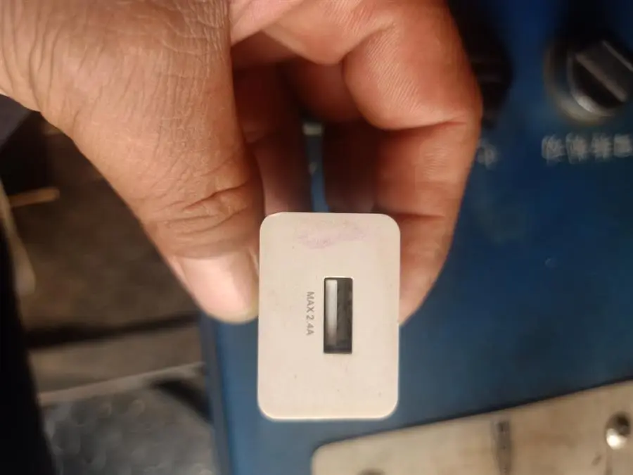 Khách hàng review Sạc USB 12W AVA  ASUC01 6