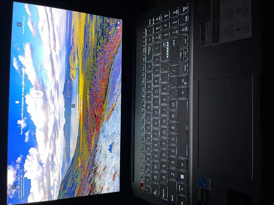 Khách hàng review Laptop Asus Vivobook Pro 15 OLED K6502Z i7 12650H/16GB/512GB/4GB RTX3050/Win11 (MA036W) 3