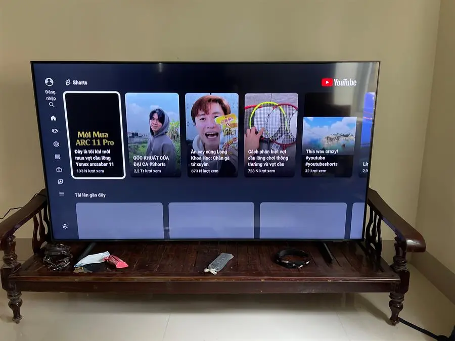 Khách hàng review Smart Tivi Samsung 4K Crystal UHD 70 inch UA70AU8100 3