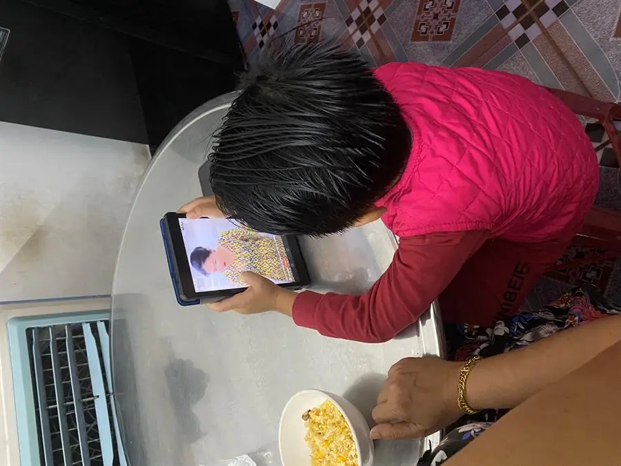 Khách hàng review Máy tính bảng Masstel Tab 8.2 4
