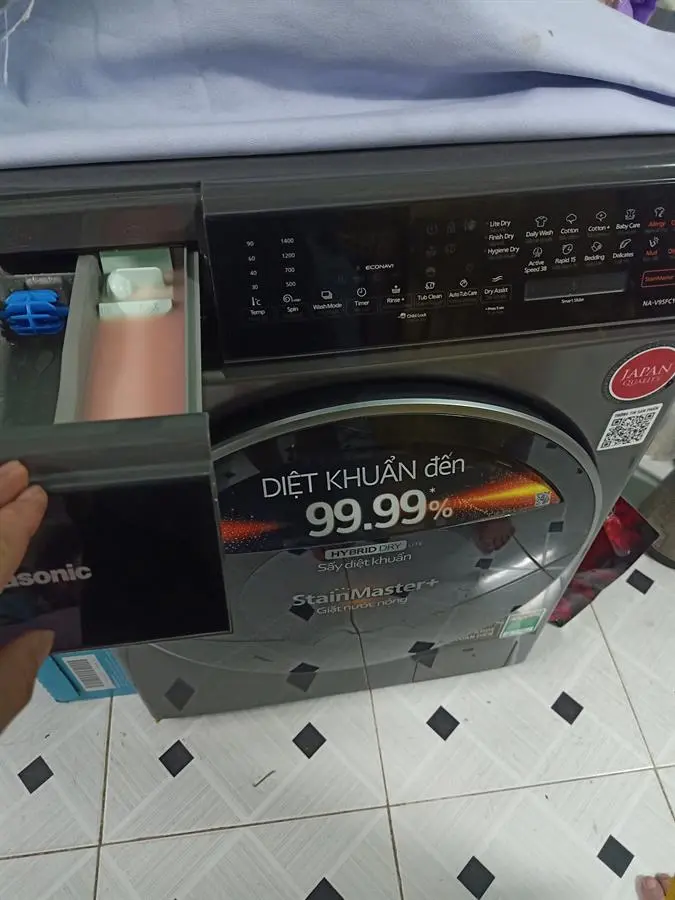 Khách hàng review Máy giặt Panasonic Inverter giặt 9.5 kg - sấy tiện ích 2 kg NA-V95FC1LVT 46