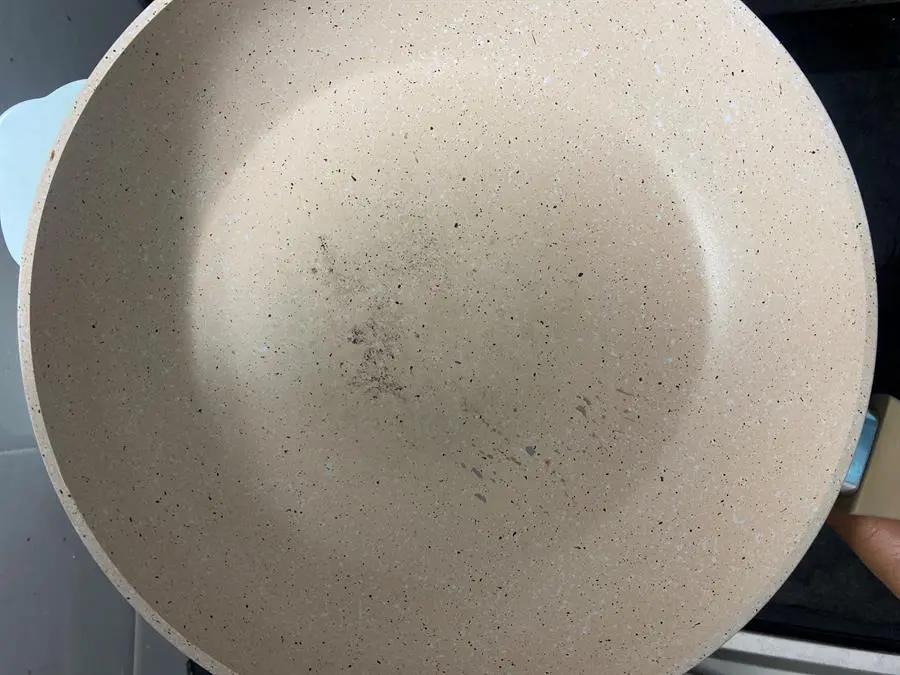 Khách hàng review Chảo nhôm chống dính đáy từ 24 cm Happycook Charm CHP-24 1