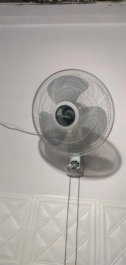 Khách hàng review Quạt treo tường Midea 3 cánh FW40-6H 55W 3