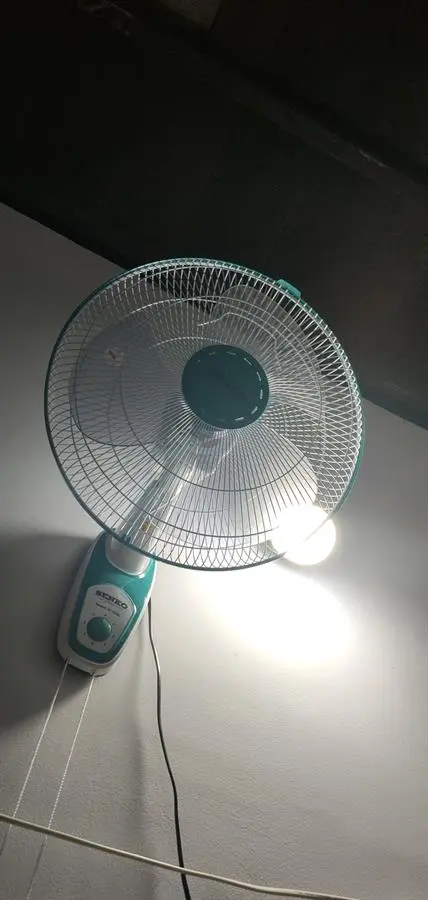 Khách hàng review Quạt treo tường Midea 3 cánh FW40-6H 55W 4