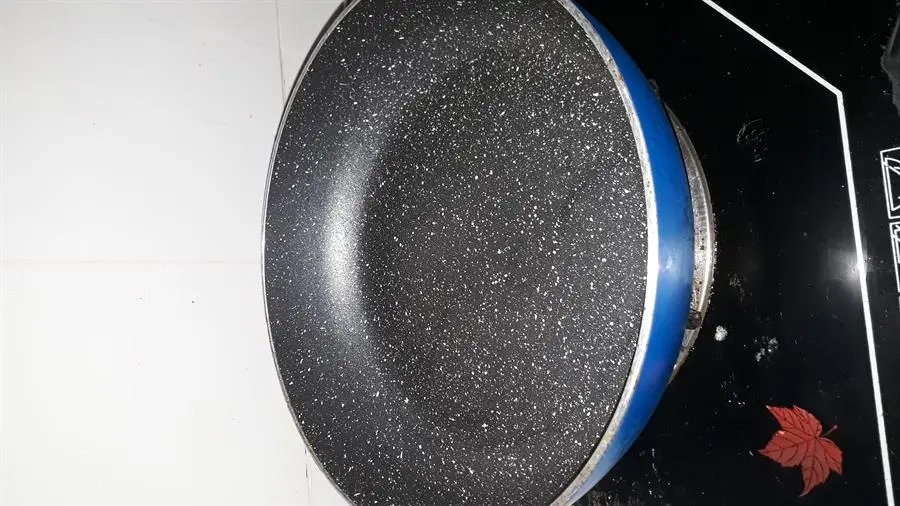 Khách hàng review Chảo nhôm chống dính vân đá đáy từ 26 cm Elmich Colosseum Y1 EL-3720 Xanh dương 4