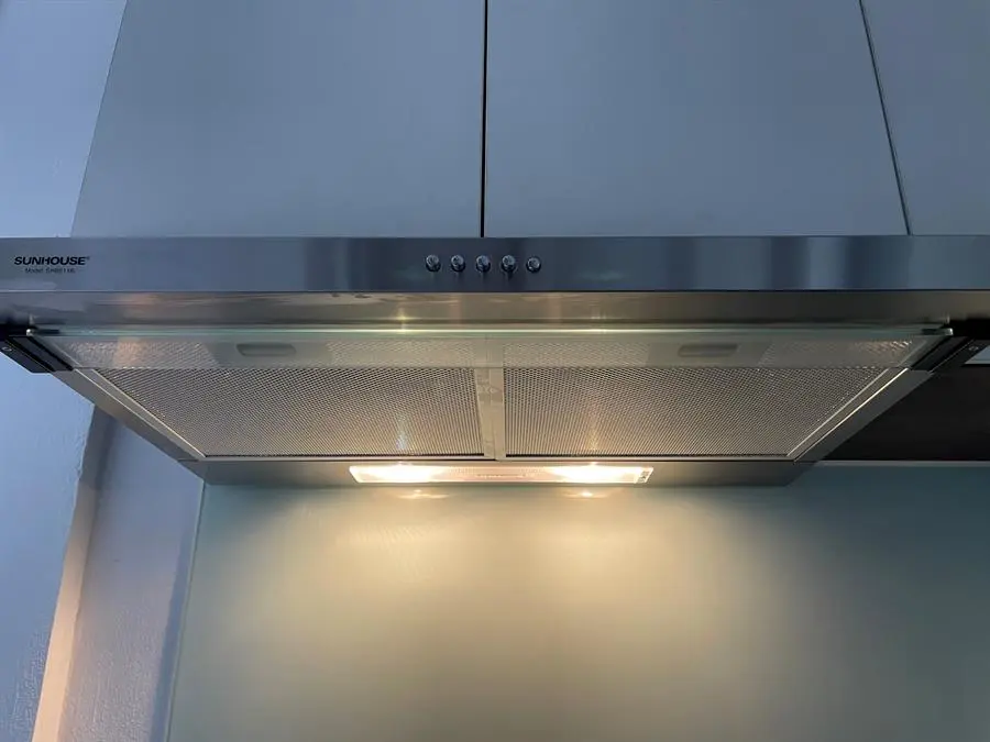 Khách hàng review Máy hút mùi âm tủ Sunhouse SHB6118I 3