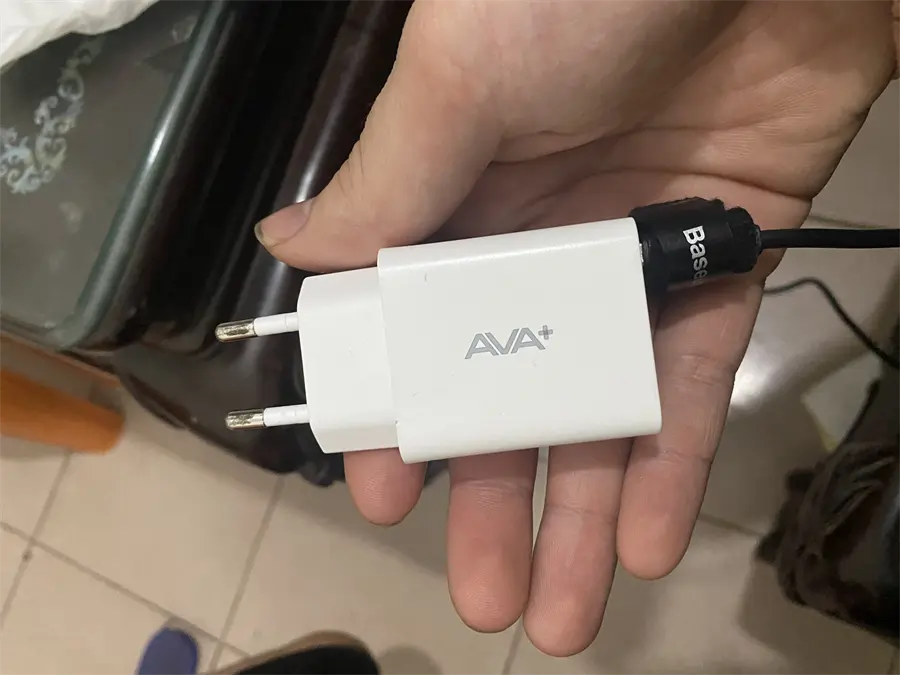 Khách hàng review Adapter Sạc USB 12W AVA  DS020B 4
