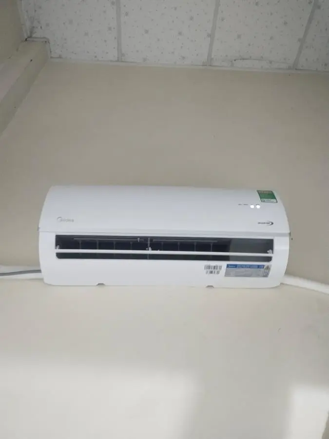 Khách hàng review Điều hòa Midea Inverter 9000 BTU MSAFA-10CRDN8 52