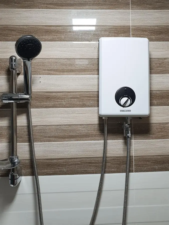 Khách hàng review Máy nước nóng trực tiếp Stiebel Eltron 4500W XGP 45 EC 8