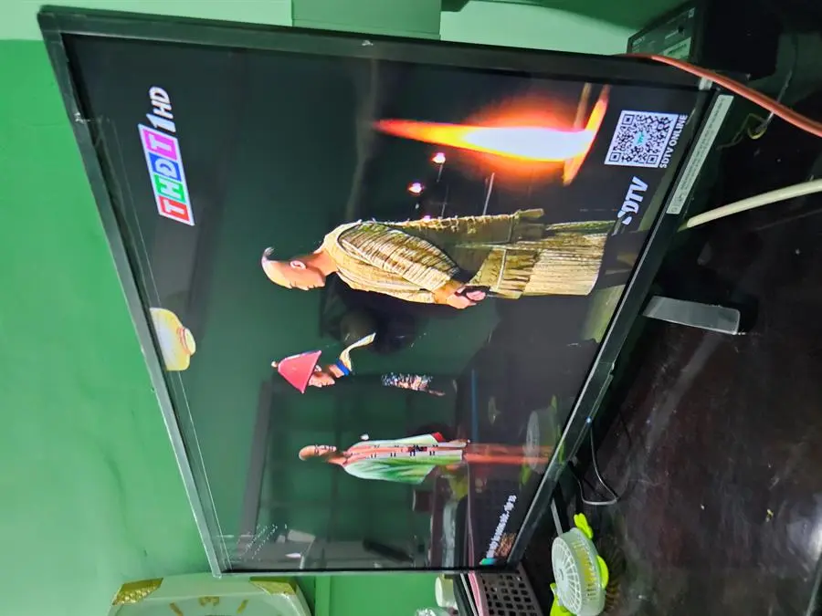 Khách hàng review Google Tivi Sony 32 inch KD-32W830K 9