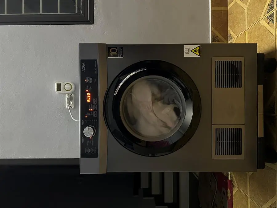 Khách hàng review Máy sấy thông hơi Aqua 8 kg AQH-V800H SS 3