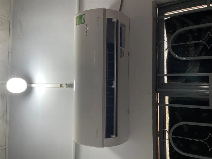 Khách hàng review Điều hòa Midea Inverter 9000 BTU MSAFA-10CRDN8 48