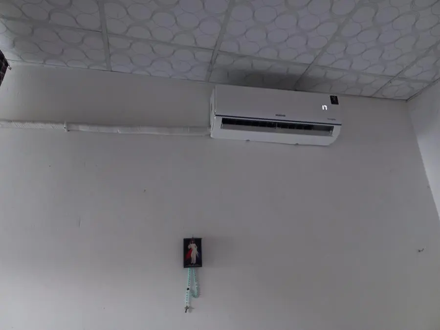 Khách hàng review Máy lạnh Samsung Inverter 1 HP AR09TYHQASINSV 50