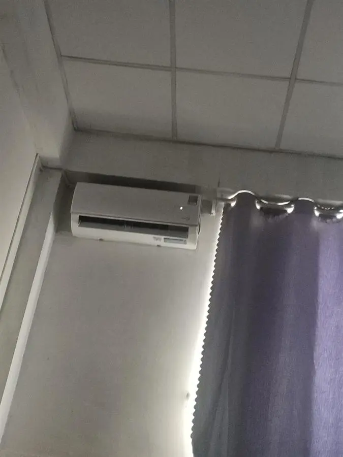 Khách hàng review Điều hòa Midea Inverter 9000 BTU MSAFA-10CRDN8 46