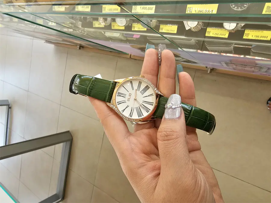 Khách hàng review Đồng hồ ELIO Xmas 36 mm Nữ EL083-02 3