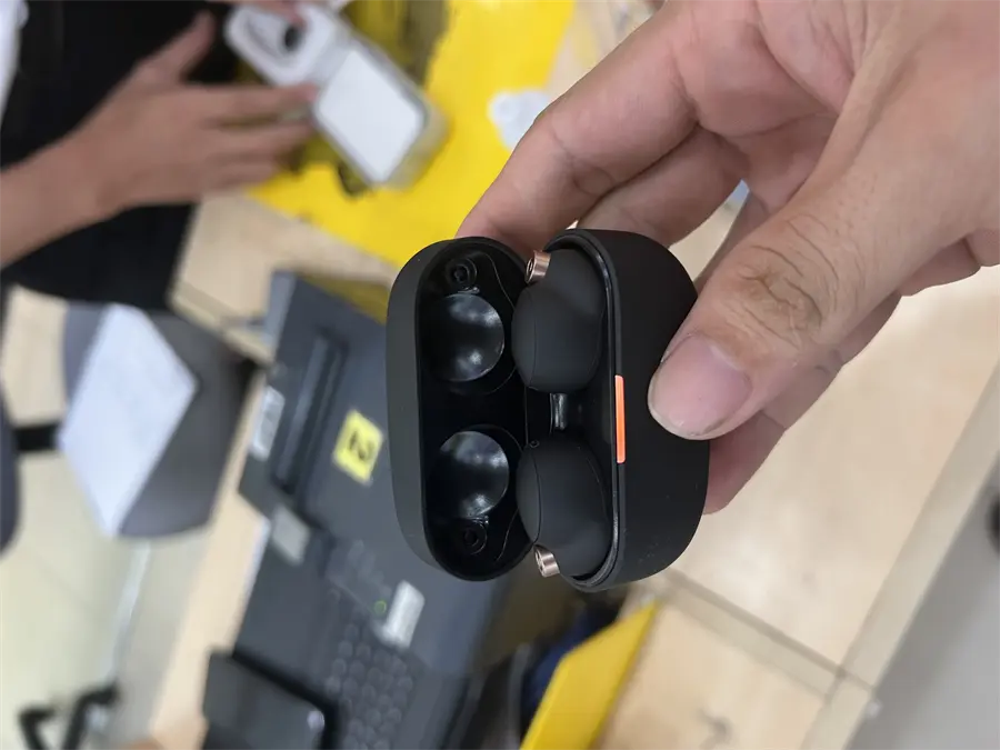 Khách hàng review Tai nghe Bluetooth True Wireless Sony WF-1000XM4 11