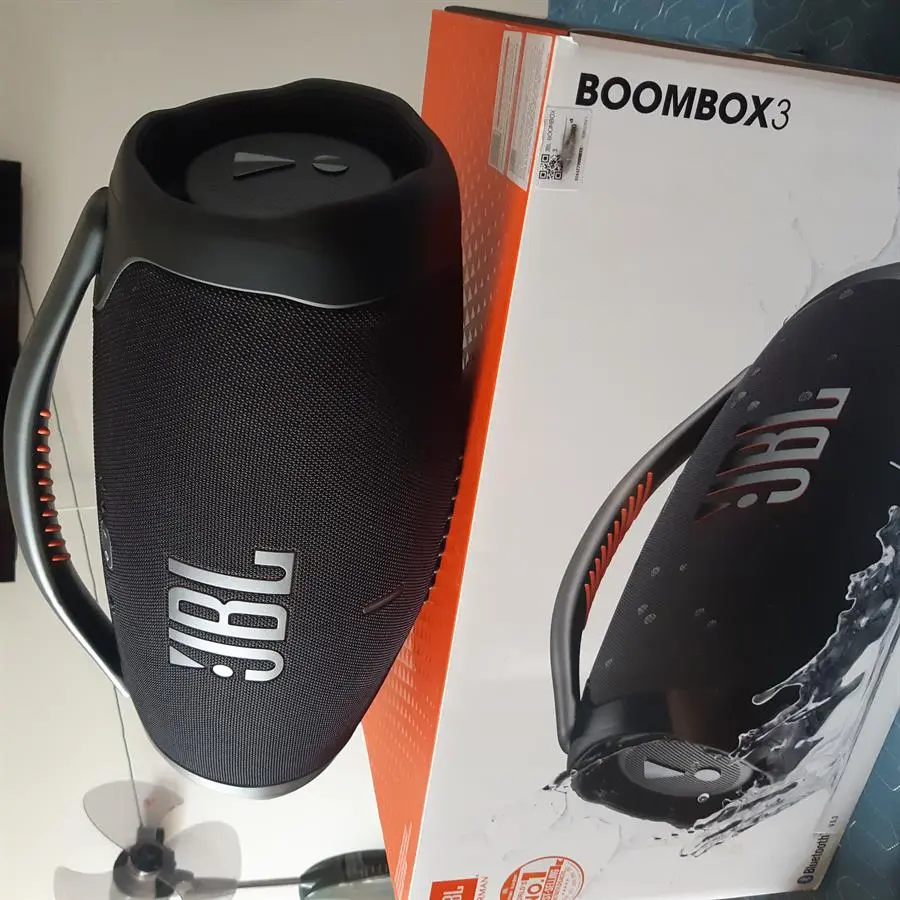 Khách hàng review Loa Bluetooth JBL Boombox 3 11