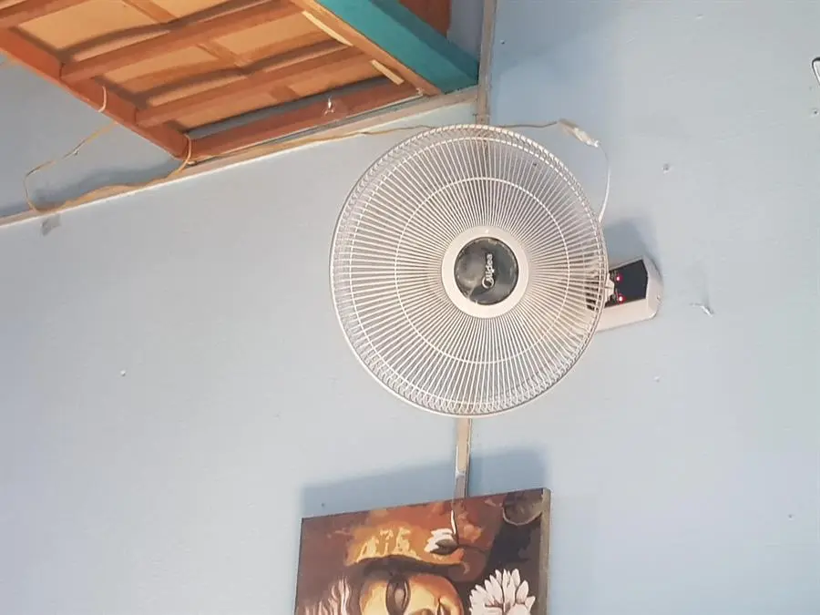 Khách hàng review Quạt treo tường Midea 3 cánh FW40 7JR 55W 2