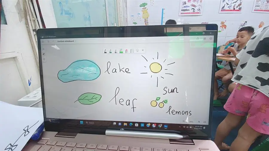 Khách hàng review Laptop HP Pavilion X360 14 ek0134TU i5 1235U/8GB/512GB/Touch/Pen/Win11 (7C0P8PA) 4