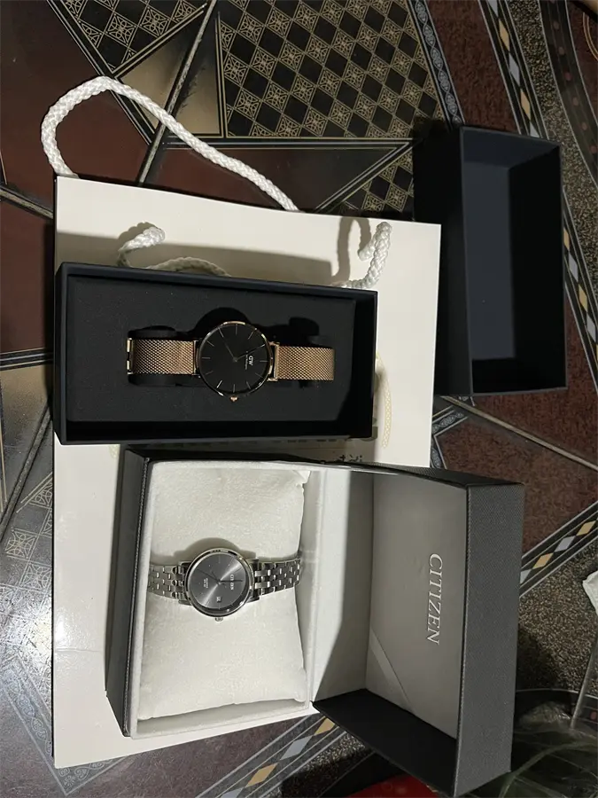 Khách hàng review Đồng hồ CITIZEN 28.1 mm Nữ EU6090-54H 3
