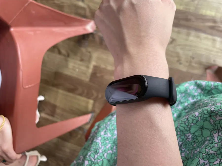 Khách hàng review Vòng đeo tay thông minh Mi Band 7 Đen 12