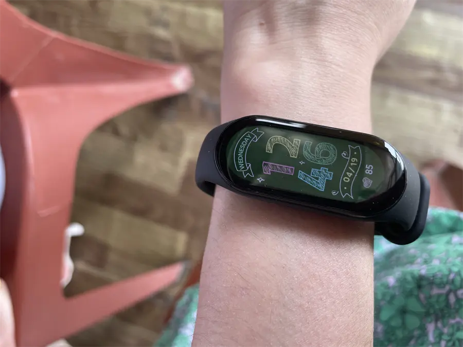 Khách hàng review Vòng đeo tay thông minh Mi Band 7 Đen 11