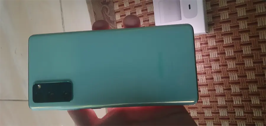 Khách hàng review Điện thoại Samsung Galaxy S20 FE (8GB/256GB) 7
