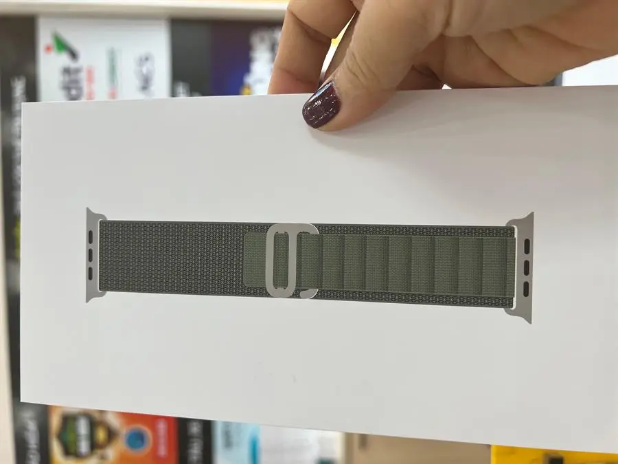 Khách hàng review Đồng hồ thông minh Apple Watch Ultra GPS   Cellular 49mm viền Titanium dây Alpine size M 4