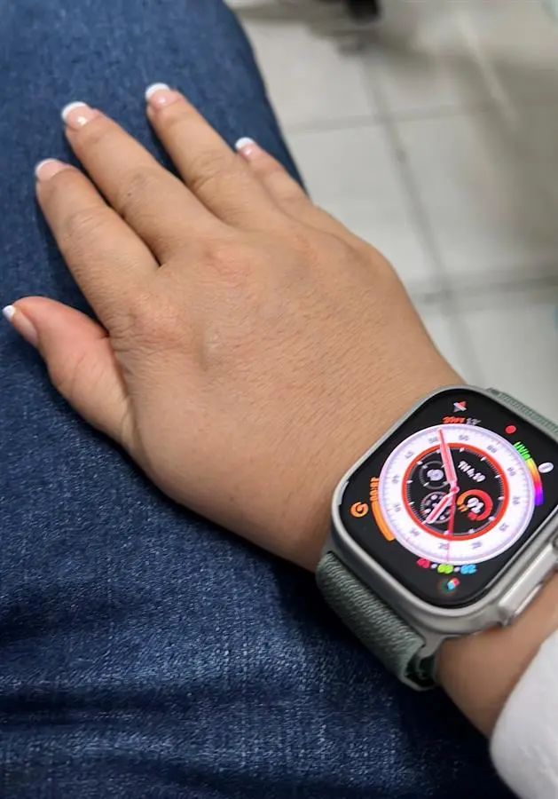 Khách hàng review Đồng hồ thông minh Apple Watch Ultra GPS   Cellular 49mm viền Titanium dây Alpine size M 2