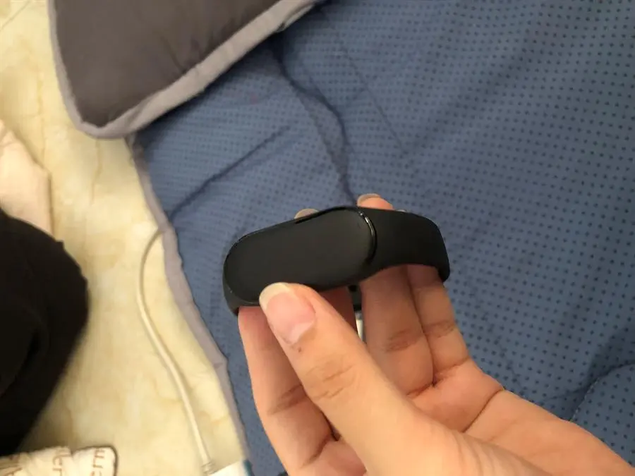 Khách hàng review Vòng đeo tay thông minh Mi Band 7 Đen 9