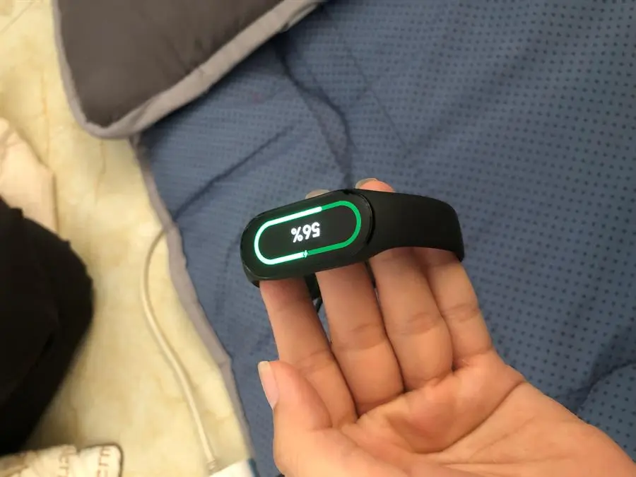 Khách hàng review Vòng đeo tay thông minh Mi Band 7 Đen 8