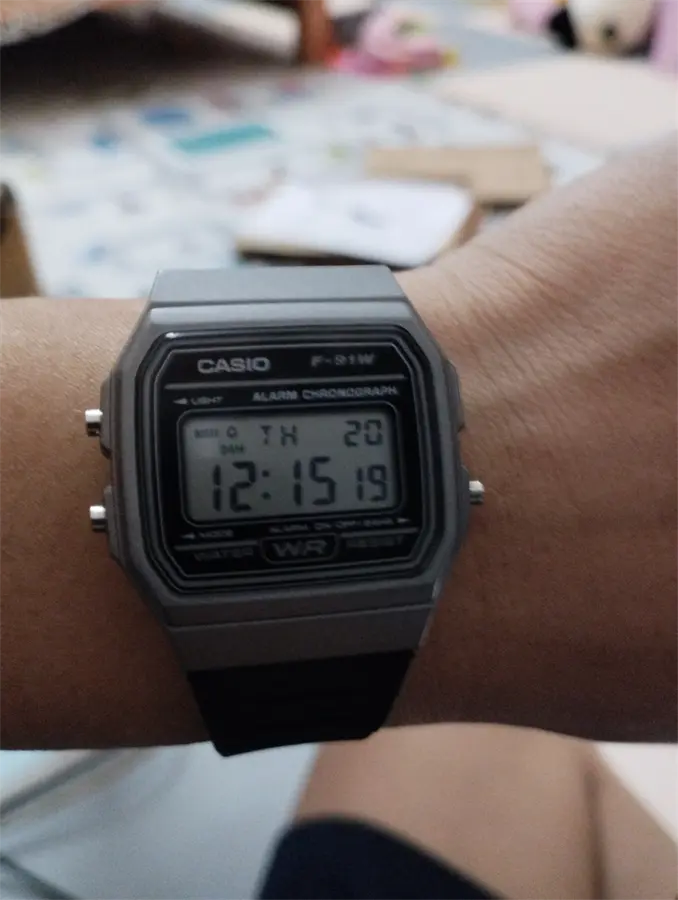 Khách hàng review Đồng hồ Casio 35.2 mm Nam F-91WM-1BDF 3