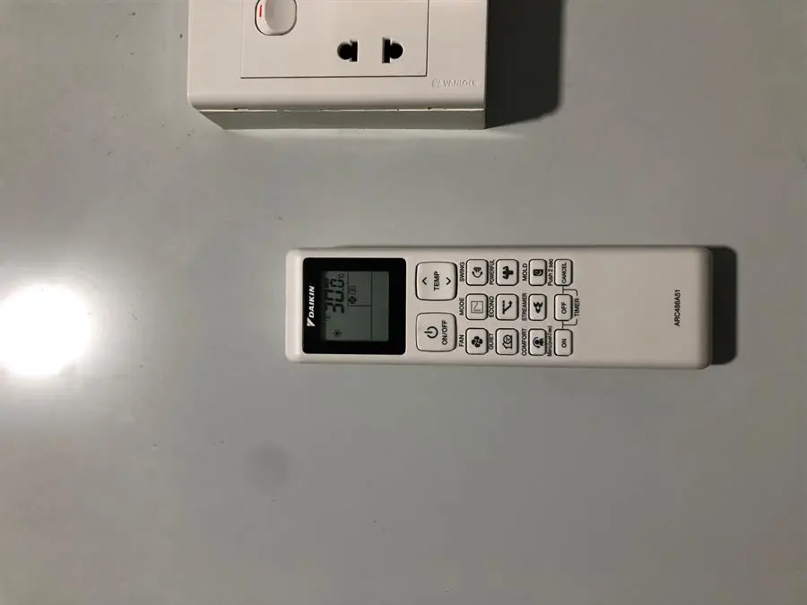 Khách hàng review Máy lạnh Daikin Inverter 1 HP ATKF25XVMV 75