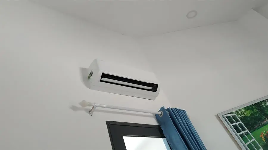 Khách hàng review Máy lạnh Samsung Inverter 1.5 HP AR13TYHYCWKNSV 10