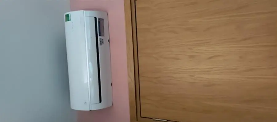 Khách hàng review Điều hòa Midea Inverter 9000 BTU MSAFA-10CRDN8 39