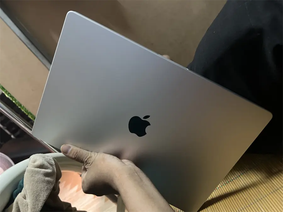 Khách hàng review Laptop Apple MacBook Pro 16 inch M1 Pro 2021 10-core CPU/16GB/1TB/16-core GPU (MK1F3SA/A) 4