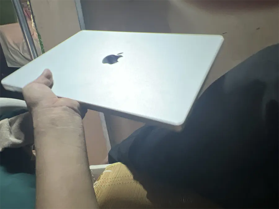 hách hàng review Laptop Apple MacBook Pro 16 inch M1 Pro 2021 10-core CPU/16GB/1TB/16-core GPU (MK1F3SA/A) 6