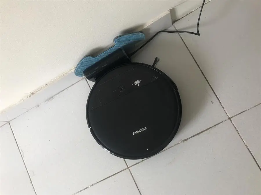 Khách hàng review Robot hút bụi lau nhà Samsung VR05R5050WK/SV 15