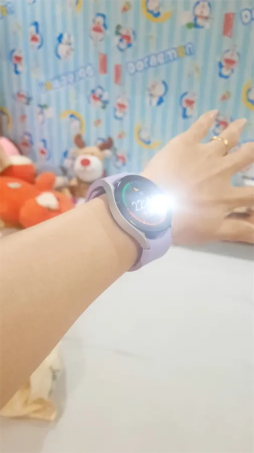 Khách hàng review Đồng hồ thông minh Samsung Galaxy Watch5 LTE 40mm Tím 2
