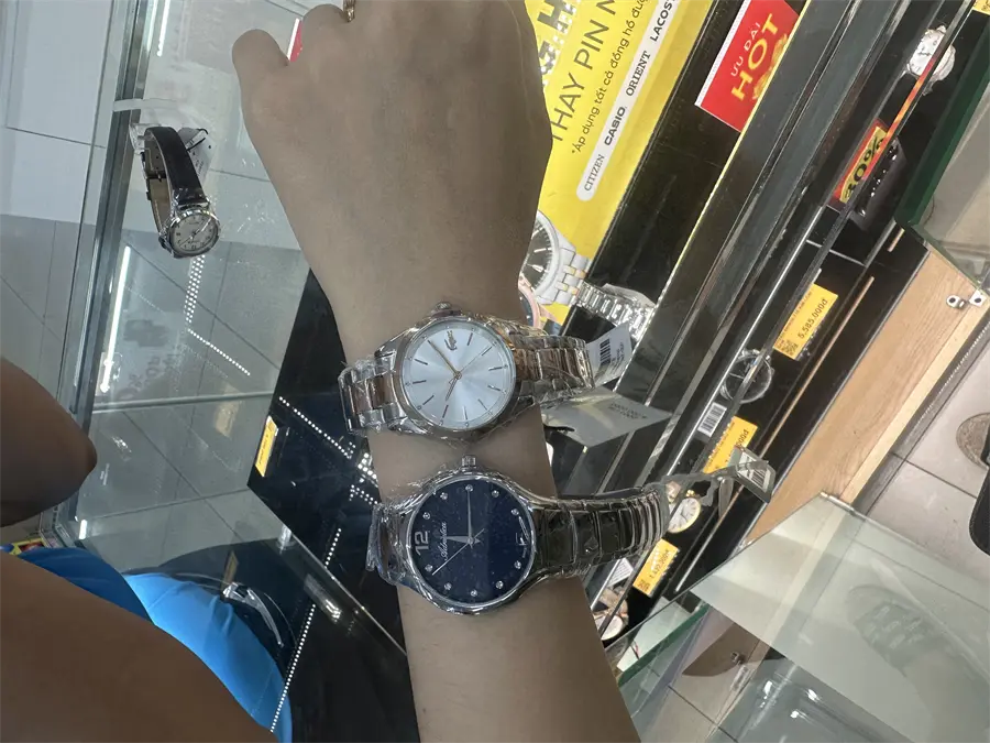 Khách hàng review Đồng hồ LACOSTE 30 mm Nữ 2001178 1