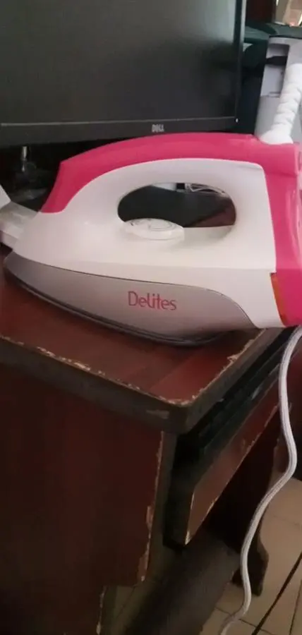 Khách hàng review Bàn ủi khô Delites BUK03 1100W 2