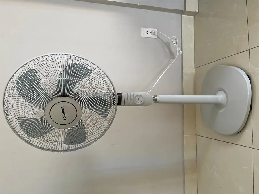 Khách hàng review Quạt đứng Toshiba 5 cánh F-LSA20(H)VN 60W 13