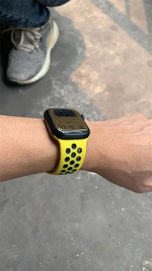Khách hàng review Đồng hồ thông minh Apple Watch Series 8 GPS 41mm viền nhôm dây thể thao 1