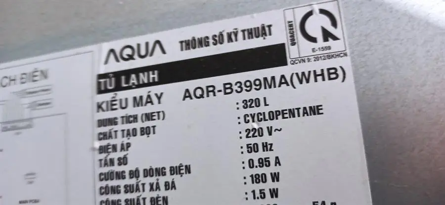 Khách hàng review Tủ lạnh Aqua Inverter 320 lít AQR-B399MA(WHB) 2