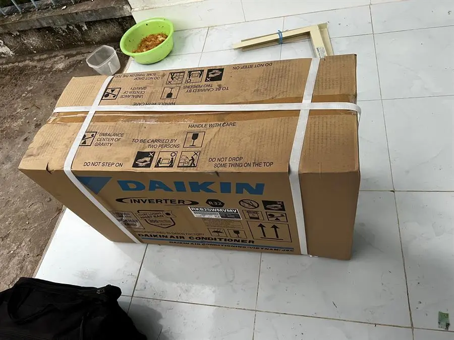 Khách hàng review Điều hòa Daikin Inverter 8500 BTU FTKB25WMVMV 17
