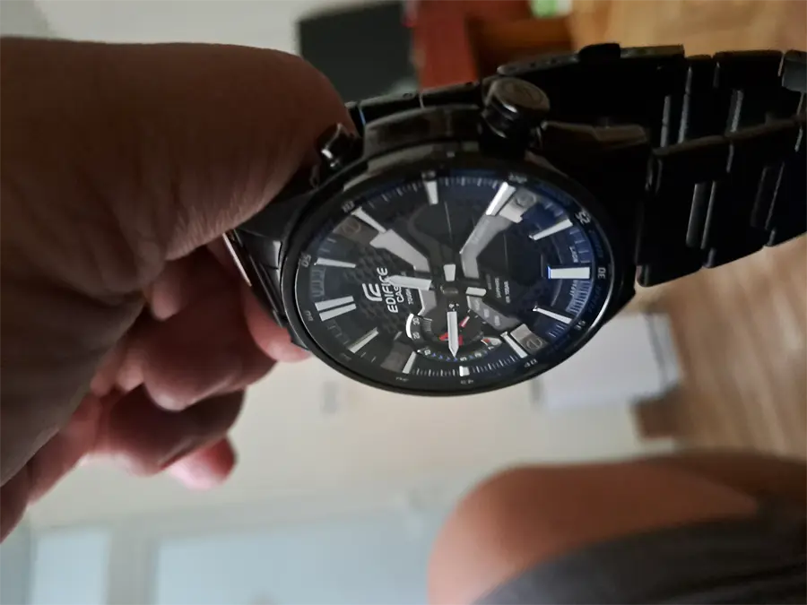 Khách hàng review Đồng hồ EDIFICE 46 mm Nam ECB-S100DC-2ADF 3