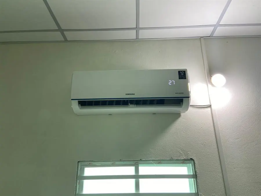 Khách hàng review Máy lạnh Samsung Inverter 1 HP AR09TYHQASINSV 35