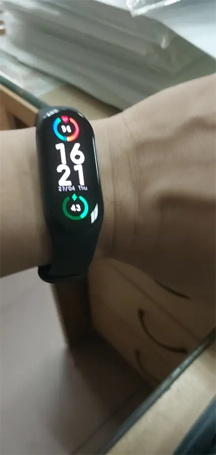 Khách hàng review Vòng đeo tay thông minh Mi Band 7 Đen 6