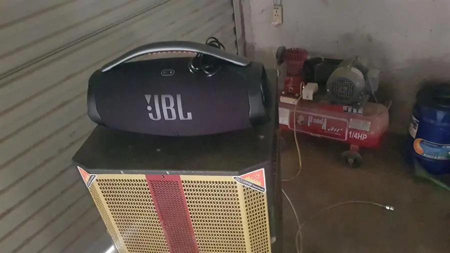Khách hàng review Loa Bluetooth JBL Boombox 3 6